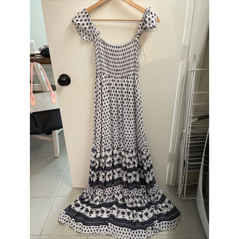 Lulus Dress With Ruffle Sleeve Womens Small